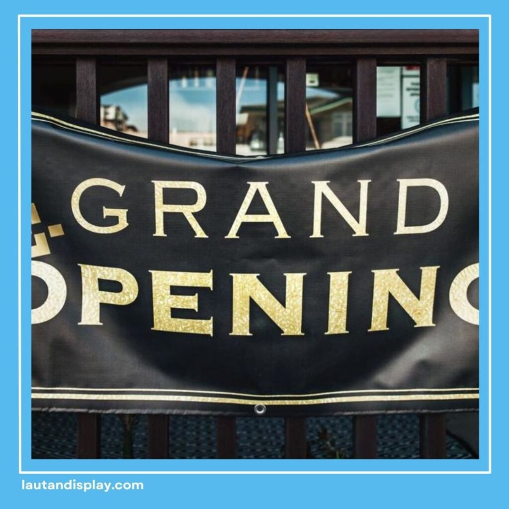 Desain Banner untuk Grand Opening Toko