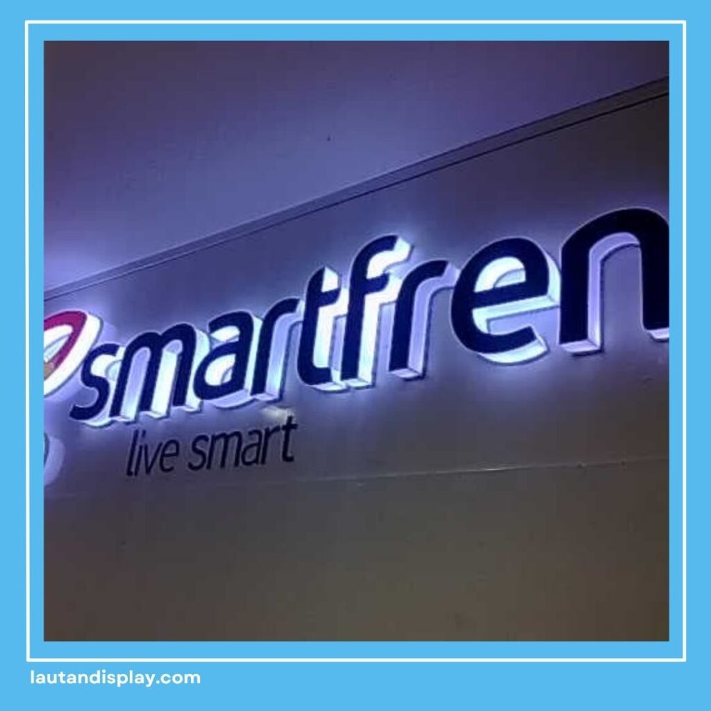Perbedaan Letter Timbul dan Neon Box
